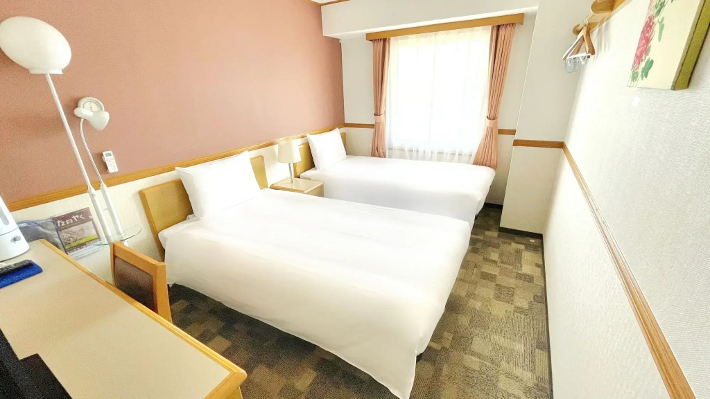 Toyoko Inn Yokohama Shinkoyasu Ekimae