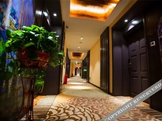 Honglilai Xixili Theme Hotel (Leshan High Speed Railway Station)
