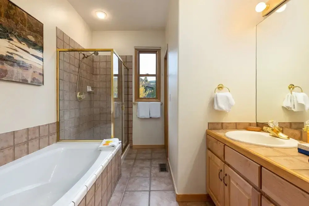1952 Northstar 3 Bedroom Townhouse by RedAwning