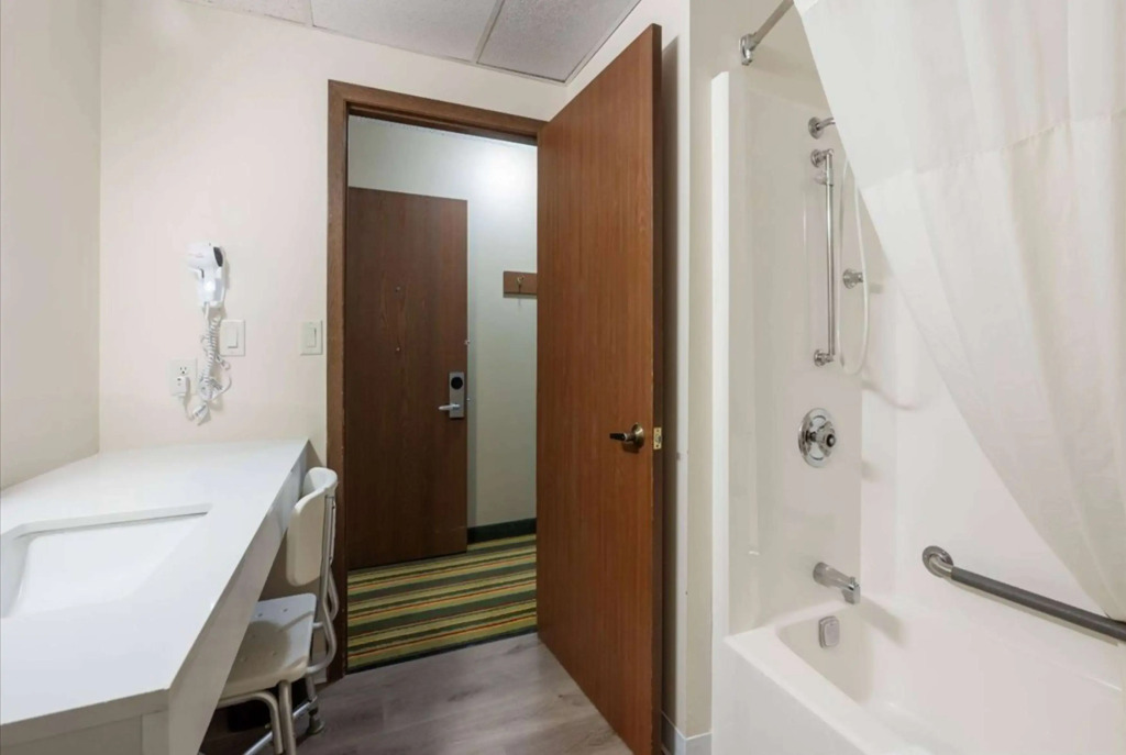 Super 8 by Wyndham Superior WI
