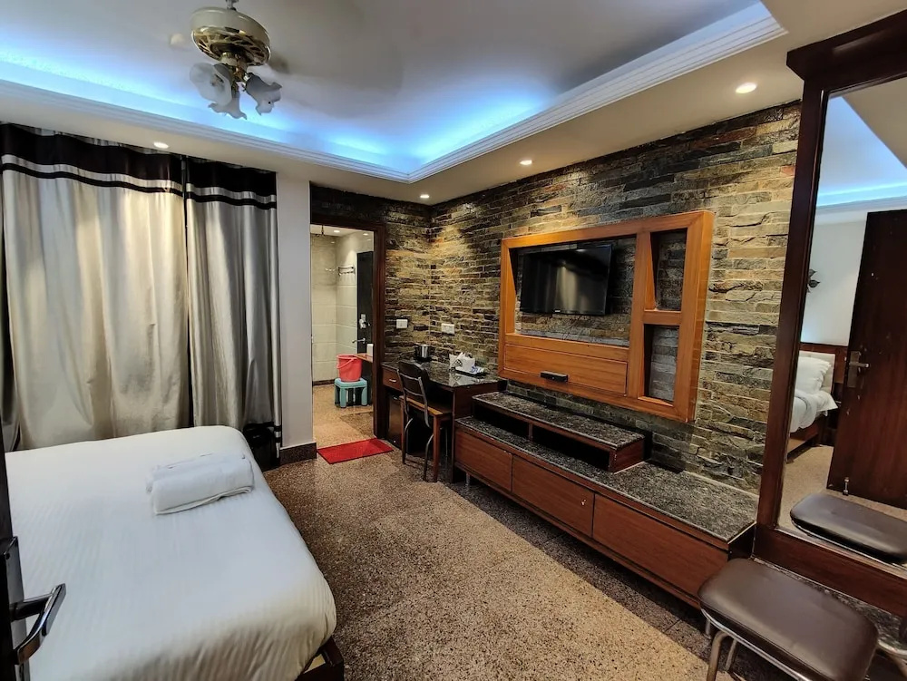 Stay @ 203