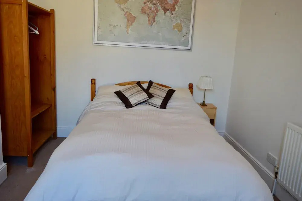 Charming 2 Bedroom House With Terrace