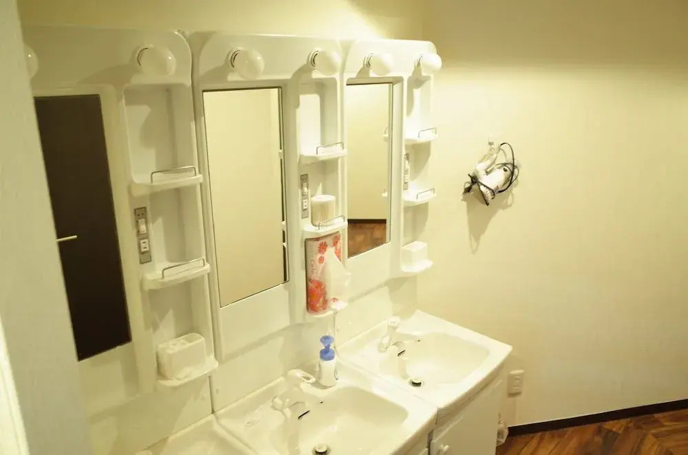 bnb+ Shinjuku Castle - Hostel