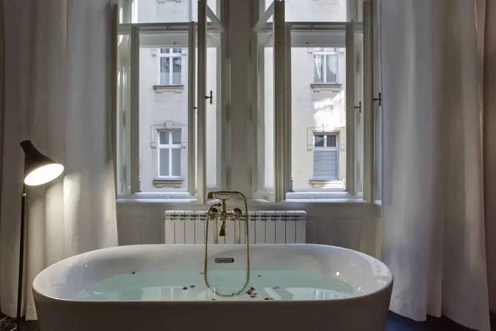BRIGHT - Luxury Loft in Old Town - Super Central - Home-Cinema - Bathtub