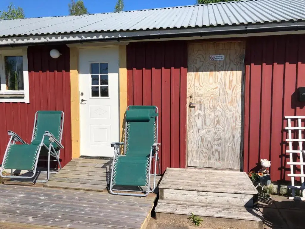 Three Rooms stuga i stugby near National Park