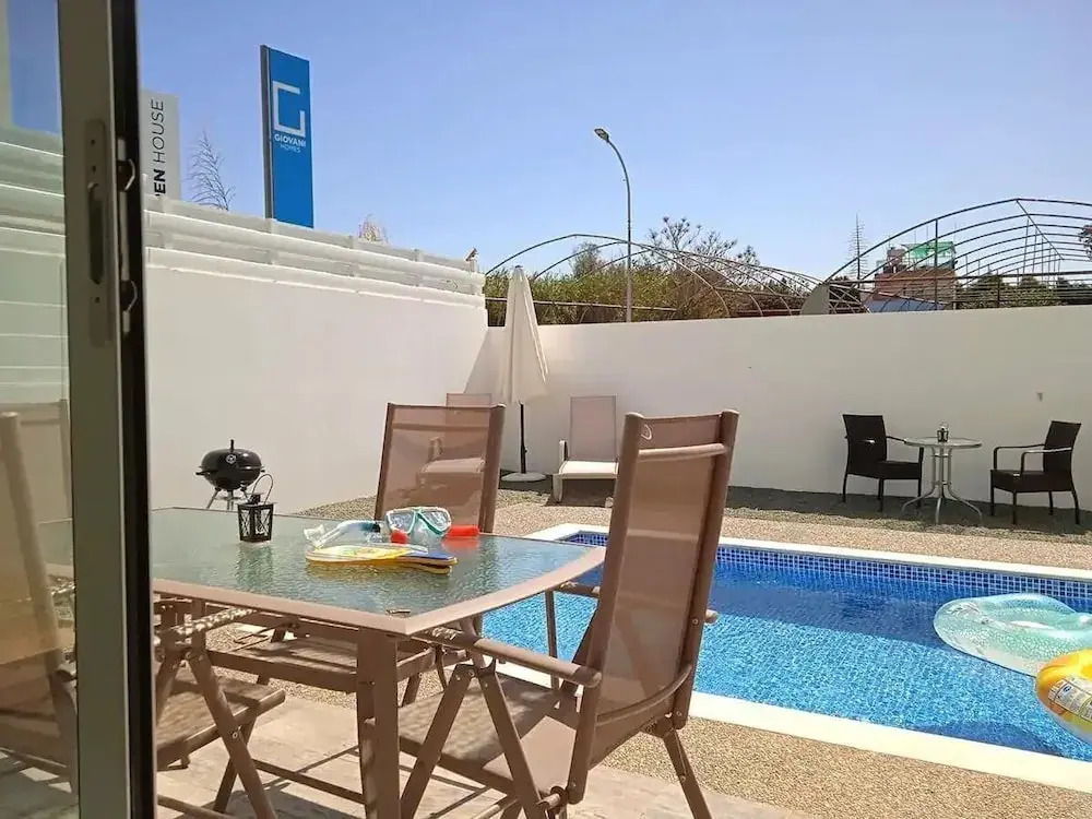 Beautiful Detached Modern Villa With Pool