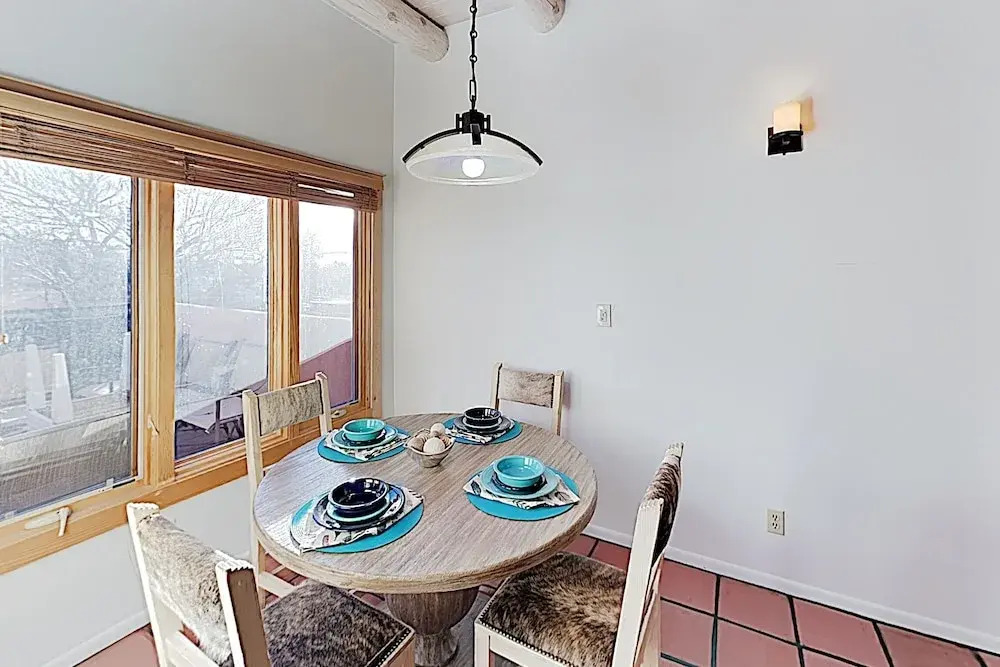 Luxurious 2-unit Hideaway At Zona Rosa Downtown 4 Bedroom Condo