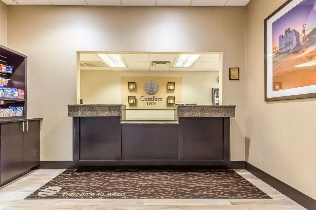 Comfort Inn Alton near I-255