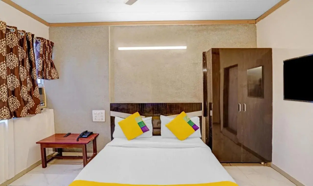 Itsy Hotels Aakash,100 Mts From Sardar Patel Stadium