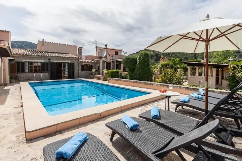 Villa - 3 Bedrooms with Pool - 103173