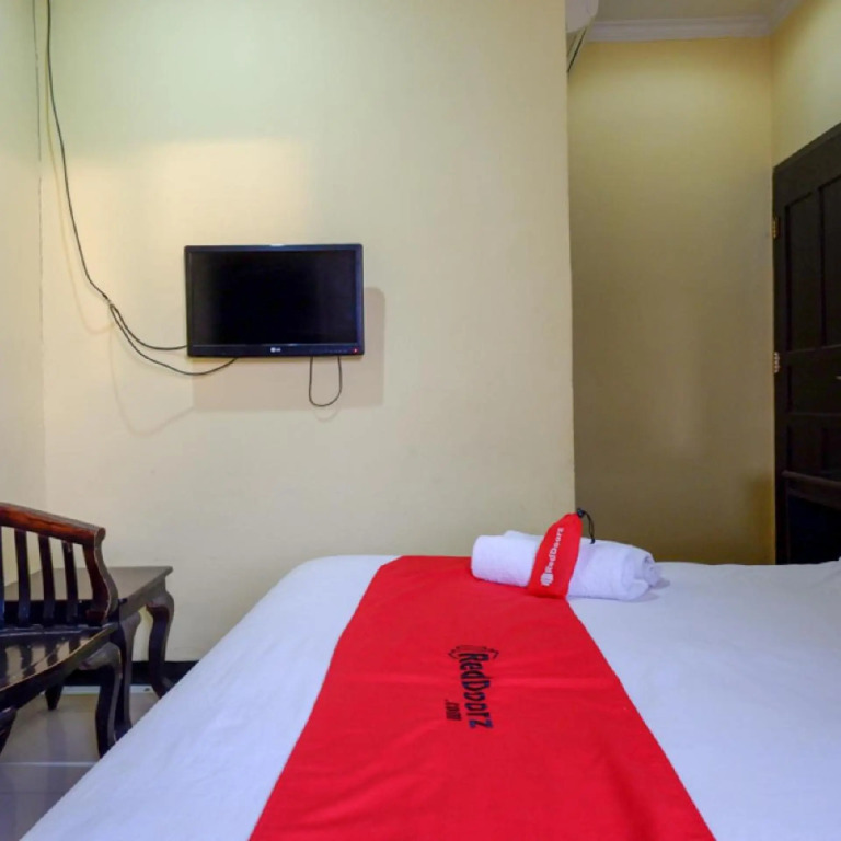 RedDoorz near Citraland Waterpark Kendari