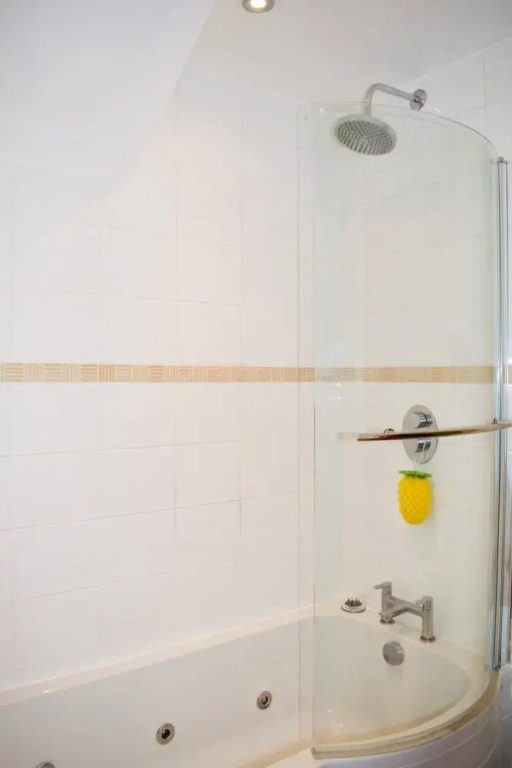 Traditional 1 Bedroom Colony Flat in Edinburgh