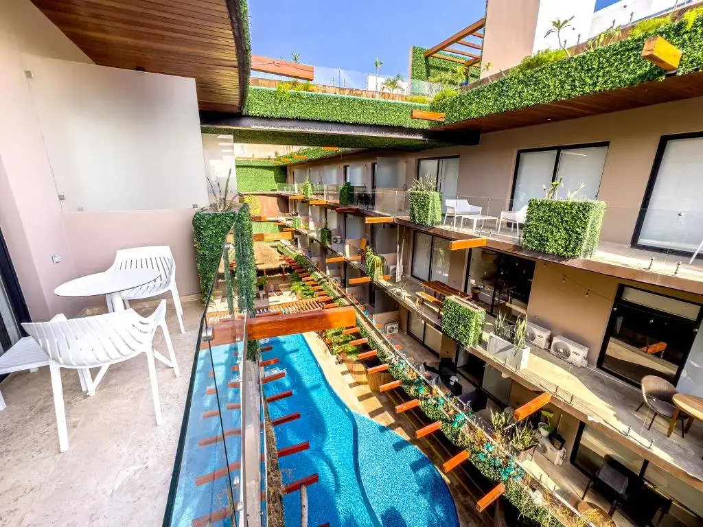 Menesse Apartments