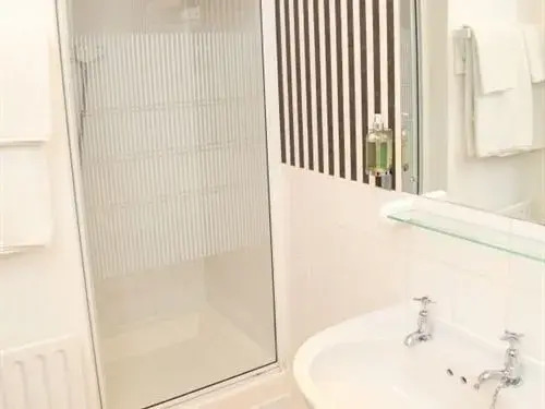 Summer Breeze Guest House