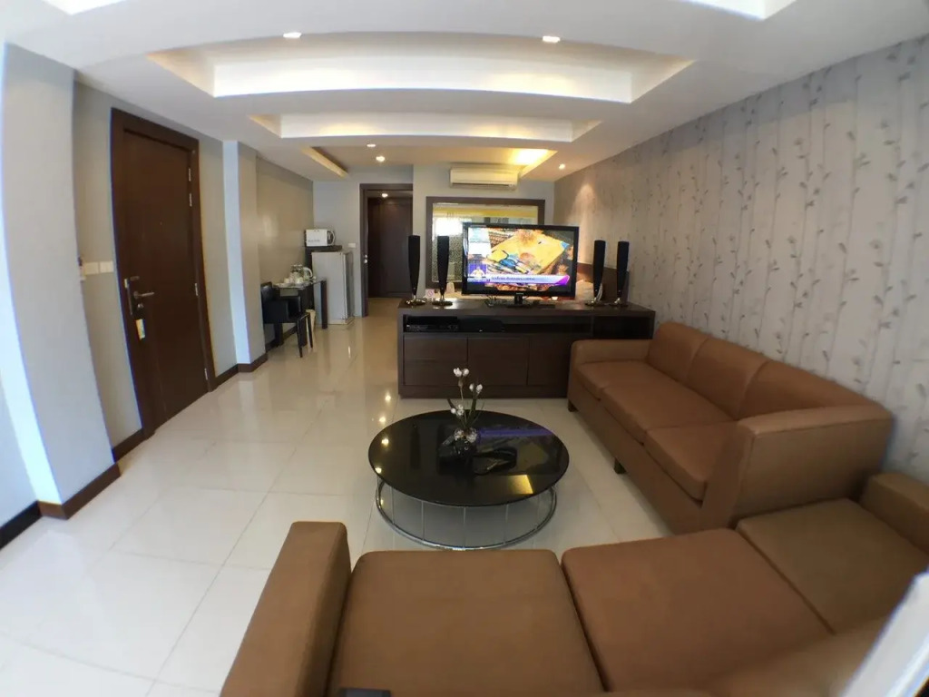 Platinum Hotel and Apartments