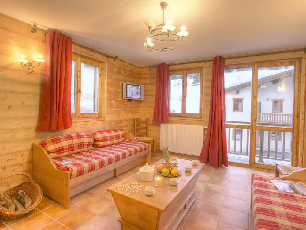 Comfortable Apartment at the ski Slopes in Known Val Cenis