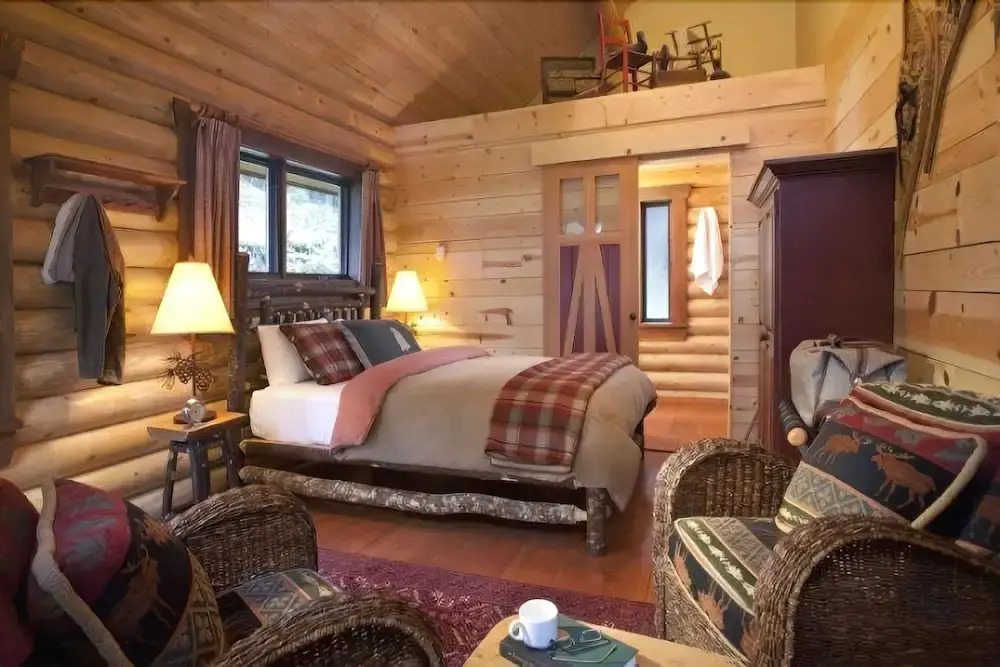 Cathedral Mountain Lodge