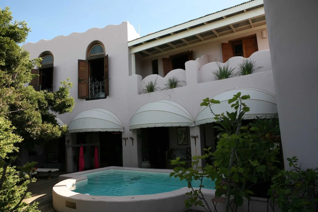 Grand Cafe & Rooms