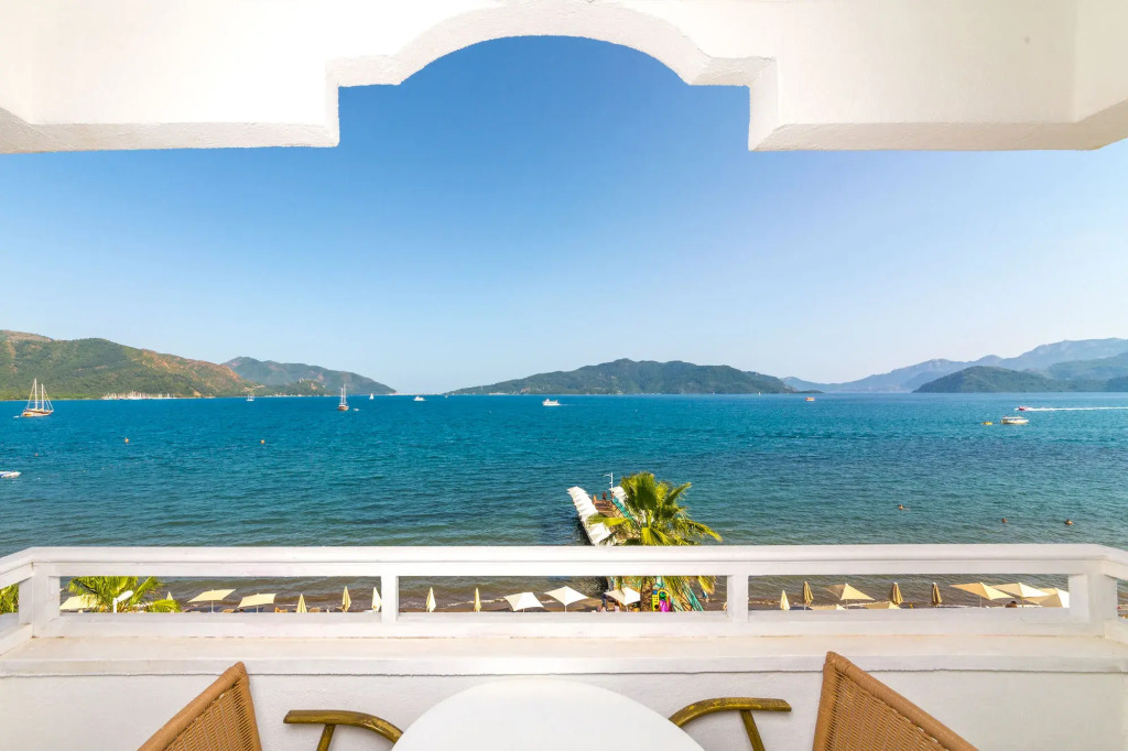 Honeymoon Hotel