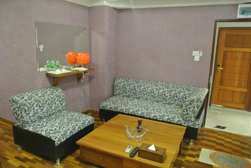 Yaewaddy Motel