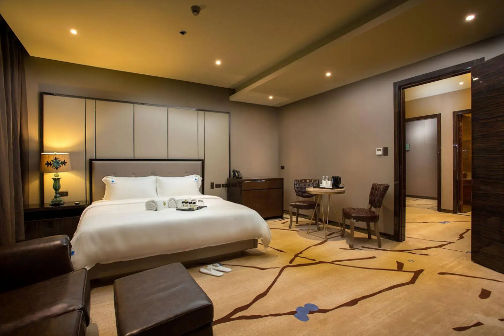 Lotus Blu Hotel