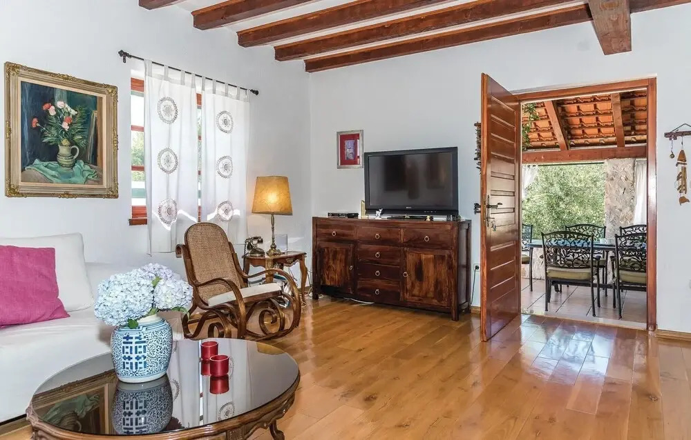 Awesome Home In Lozovac