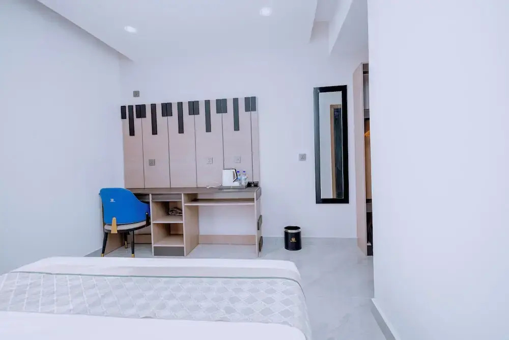 Kiri Hotel
