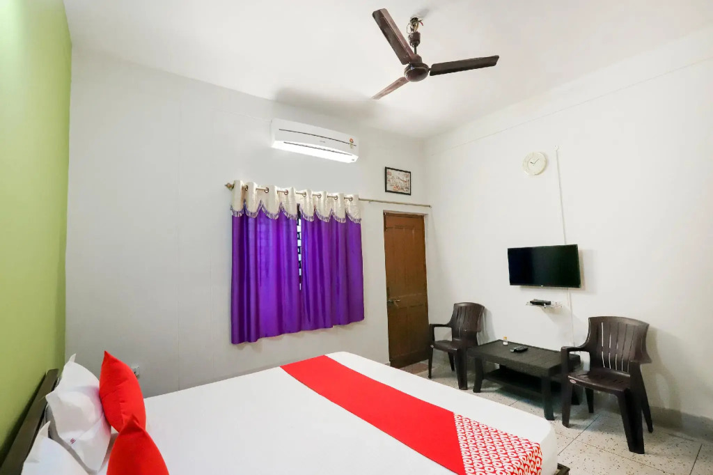OYO Flagship 71757 Aditya Inn