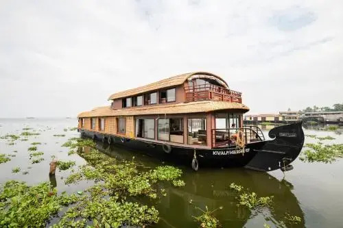 Oyo 24325 Gokul Cruisy