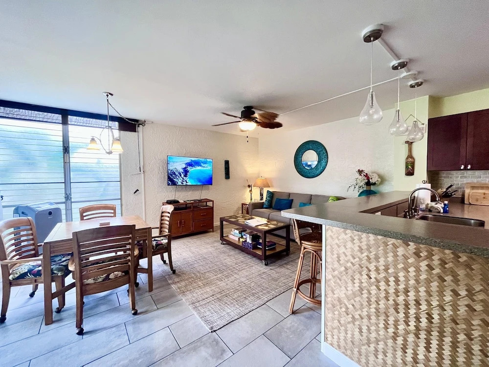 Tiki Ali'i Retreat Breathtaking Island Views
