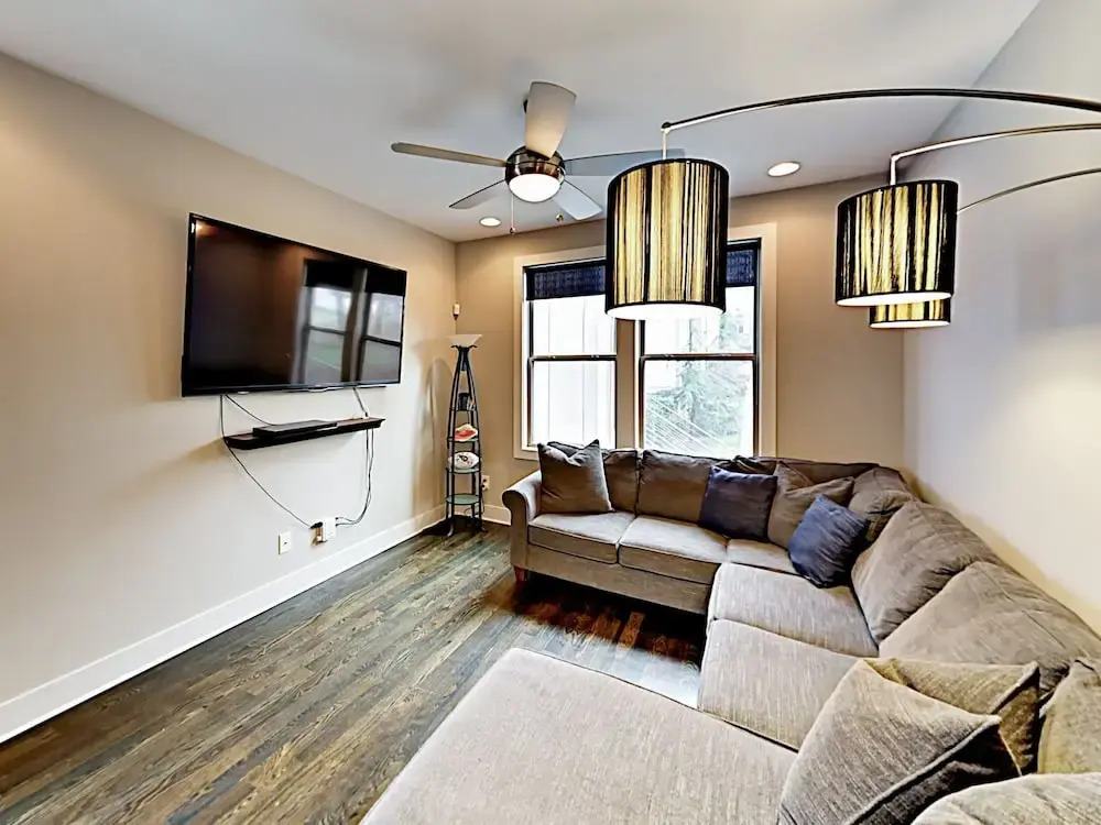 Modern WeHo Apt 8 - 3 Br Townhouse