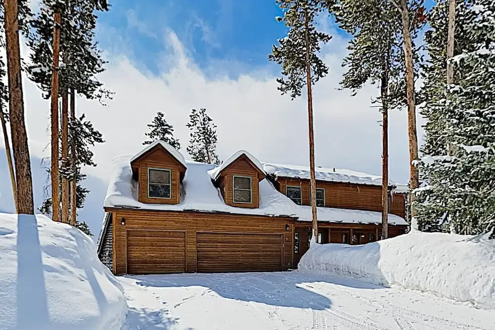 New Listing! Inviting Mountain W/ Hot Tub 4 Bedroom Home