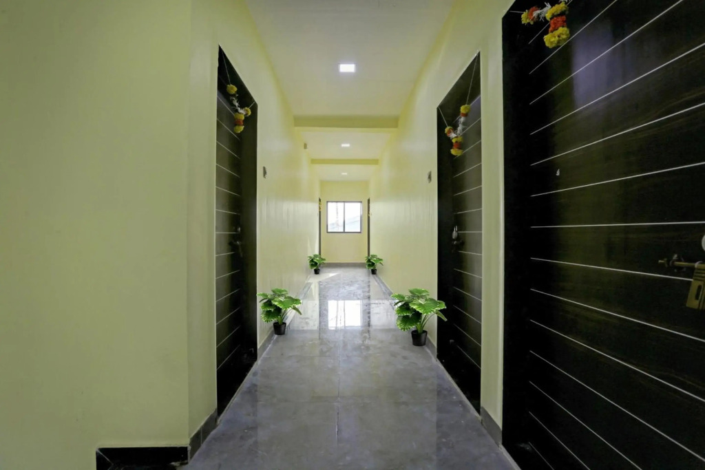 OYO 70016 Om Sai Ram Residency