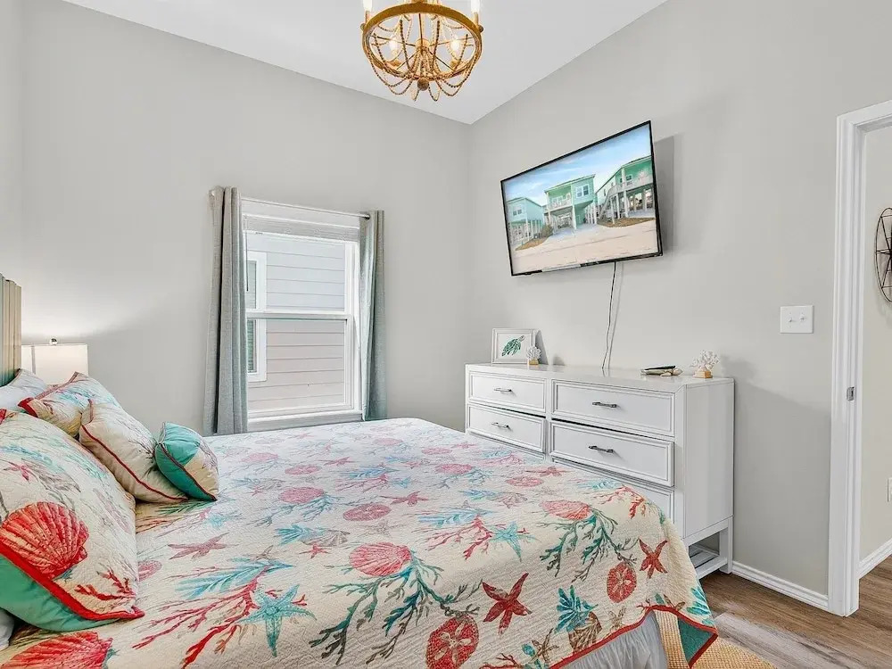 Turtle Cove 3 Bedroom Home by RedAwning