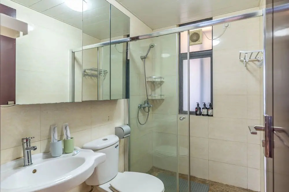Locals Boutique Apartment Huafa Plaza 9