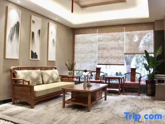 Next door Ziboutique Hotel (Chengdu Police College Subway Station)