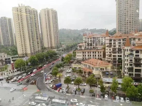Huiyu Zhenxuan Hotel (Hechuan Baolong Square Branch)