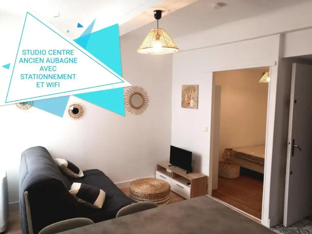 STUDIO Aubagne Centre ancien avec STATIONNEMENT