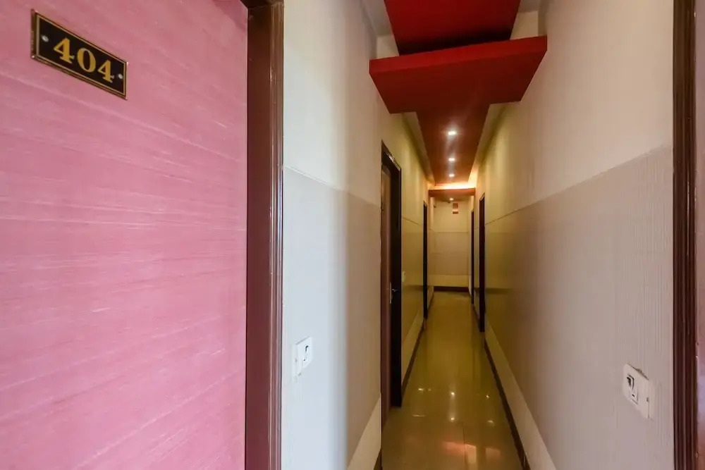 Hotel airport annex