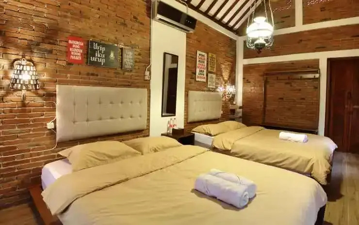 Omah Teras Bata Guesthouse
