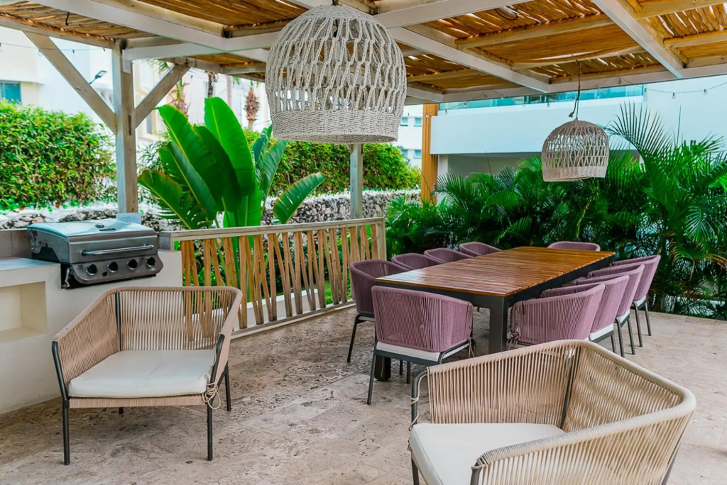 Beach Garden ground floor condo, D1
