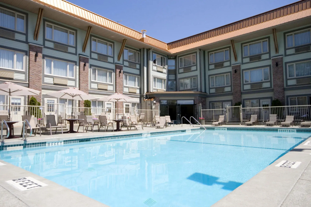 Holiday Inn Victoria - Elk Lake by IHG