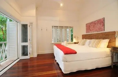 The Lighthouse At 7 Wharf Luxury House