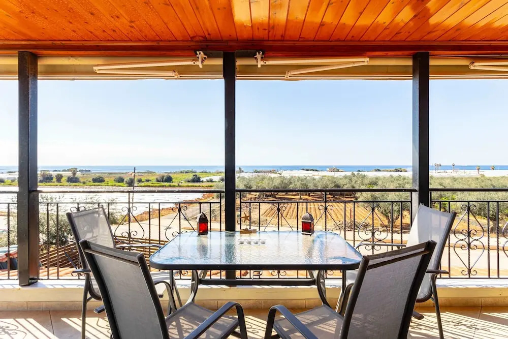 Seaview Nature Retreat - Filiatra s Cozy Hideaway