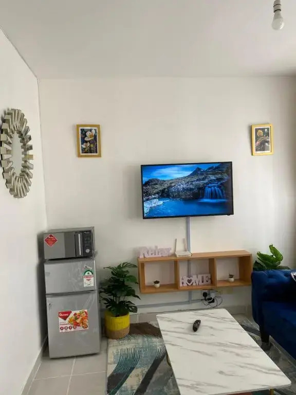 Lyshima’s Cozy Studio