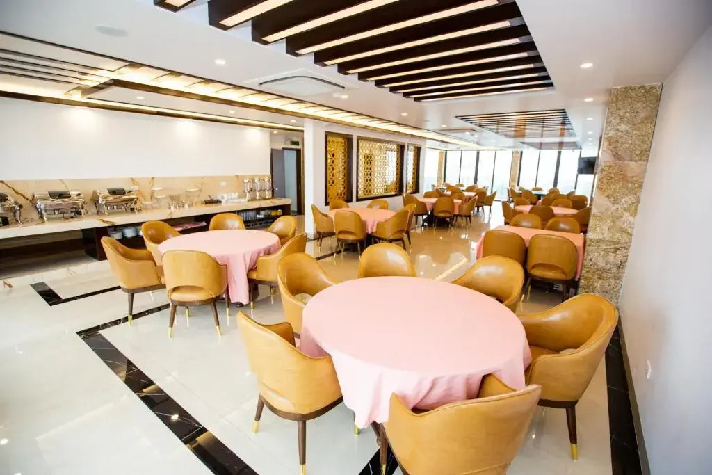 Golden Palm HaLong Hotel