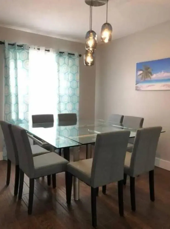 Hamlet by I-4 · New! 5 Bedroom Pool Villa. Sleep 15+ Orlando