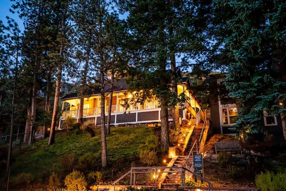 The Outlook Lodge