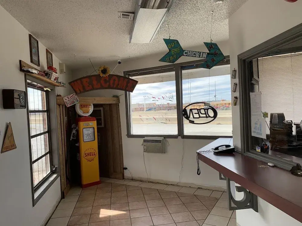 Winstons Air Conditioned Motel
