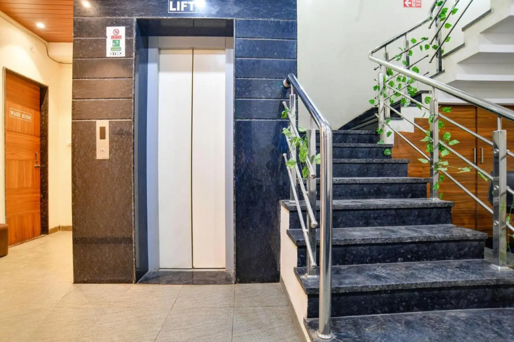Hotel Blue Moon, Indore